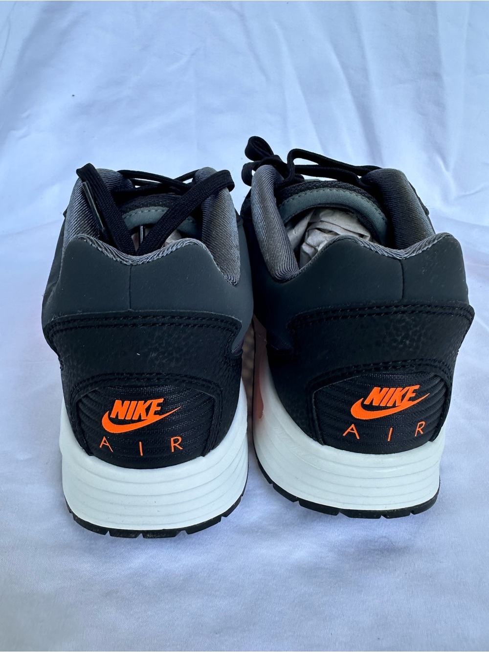 Nike Air Max Solo SE 8M/9.5W - Picture 6 of 10